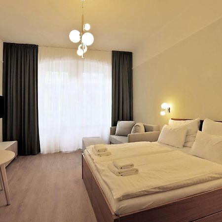 Hotel Kavalir Карловы Вары Экстерьер фото